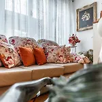 Vintage And Warm 2br In Appartement