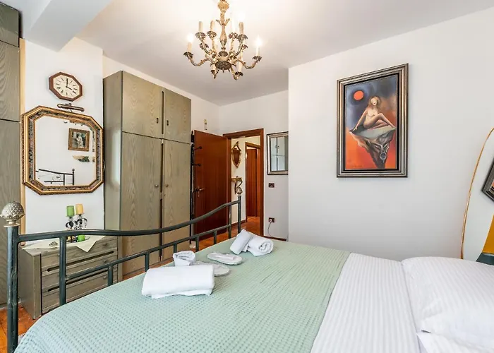 דירה Vintage And Warm 2br In