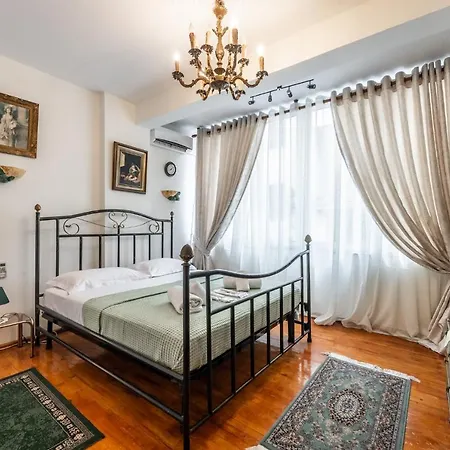 Apartment Vintage And Warm 2br In
