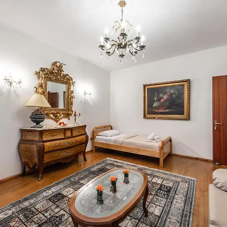 Vintage And Warm 2br In Apartment Tirana