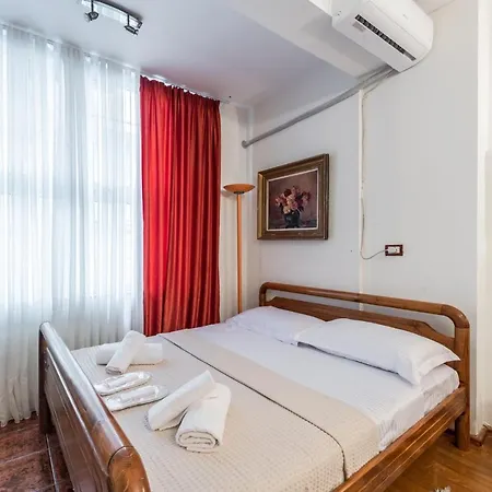 公寓 Vintage And Warm 2br In 地拉那