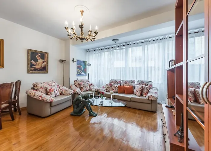 Vintage And Warm 2br In Tirana