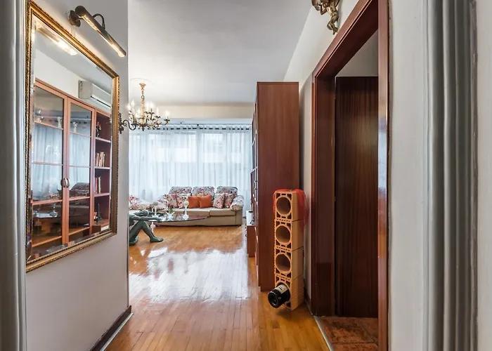 Vintage And Warm 2br In Lejlighed